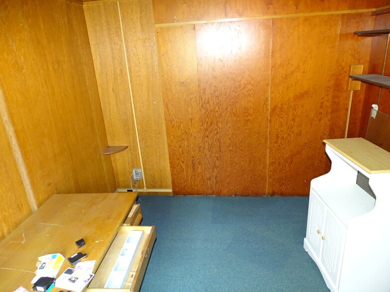 More Photos Of 417 E Sunbury St, Shamokin Storefront Retail Office For Sale