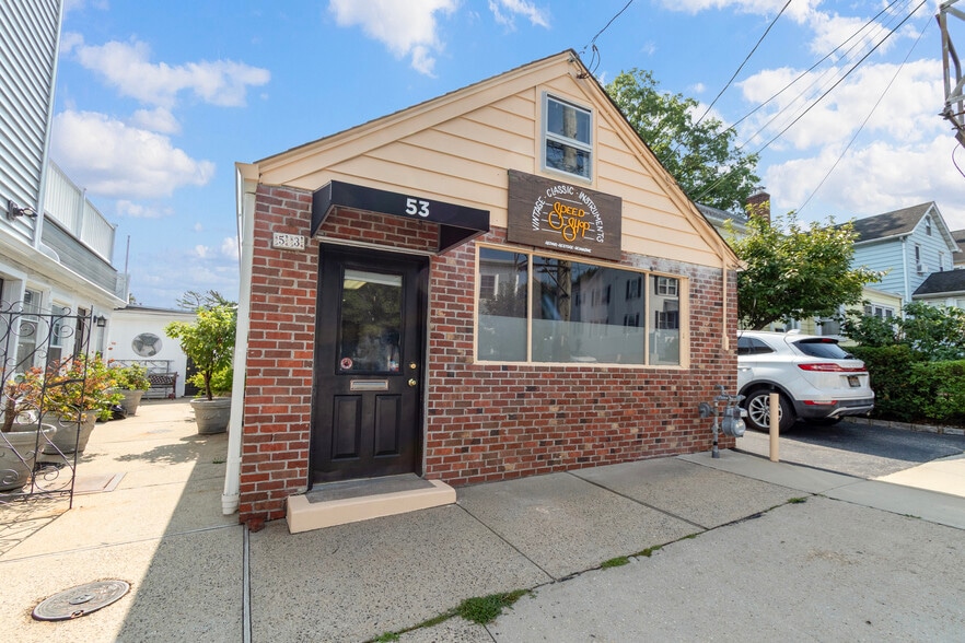 More Photos Of 53 Spring St, Oyster Bay Freestanding For Lease