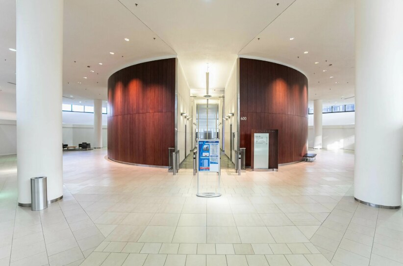 More Photos Of 600 Renaissance Ctr, Detroit Office For Lease