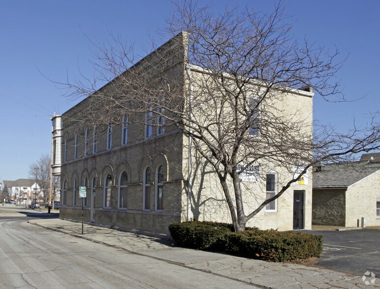 More Photos Of 1213 55th St, Kenosha Office For Lease