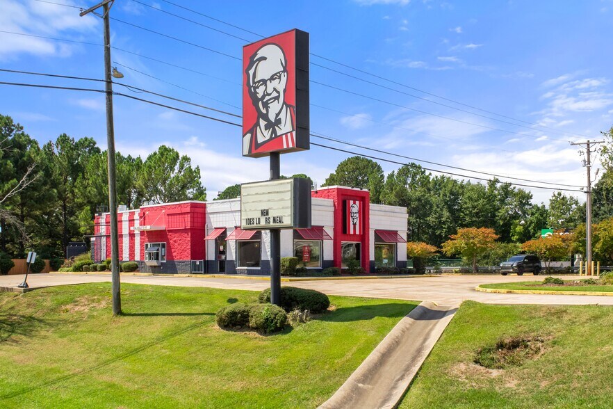 More Photos Of 442 Us-80, Clinton General Retail For Sale