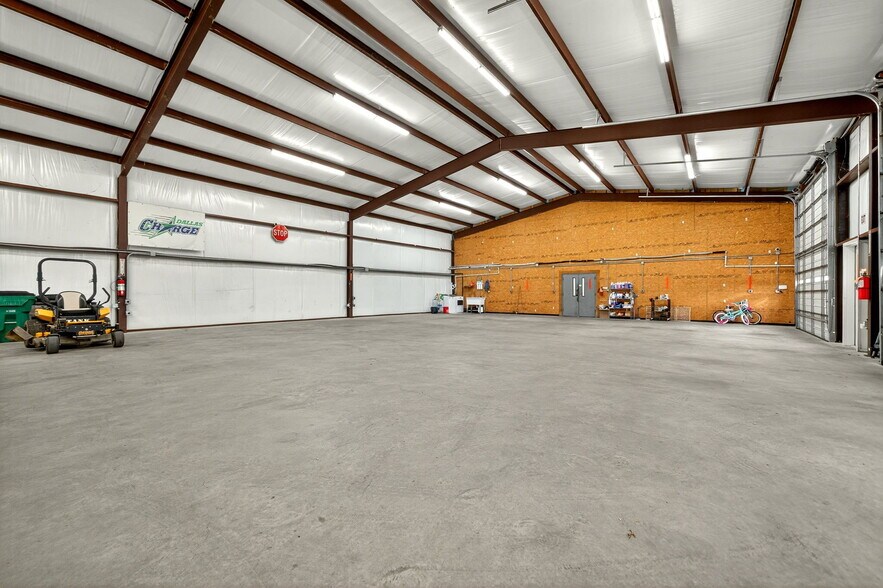 More Photos Of 4626 County Road 2200, Greenville Flex For Sale