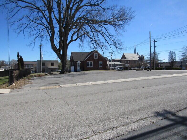 More Photos Of 202 W Morford St, McMinnville General Retail For Sale