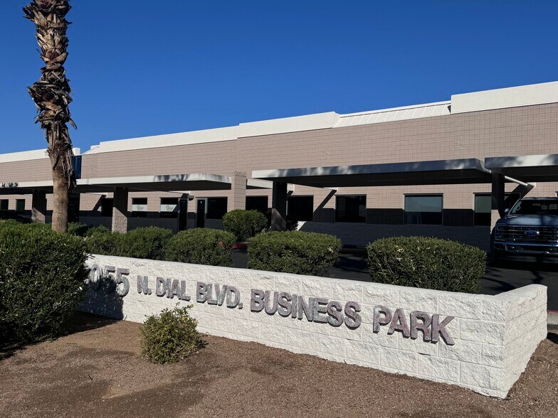More Photos Of 16055 N Dial Blvd, Scottsdale Warehouse For Lease
