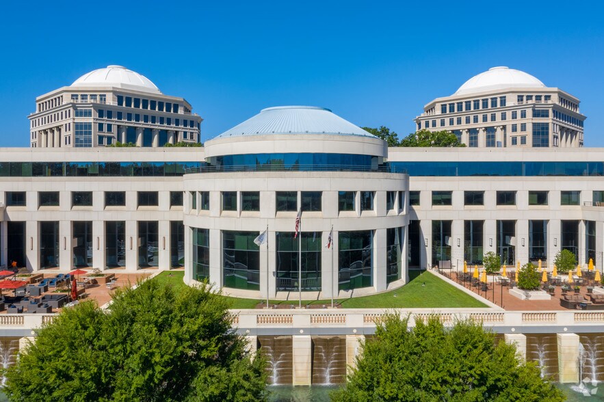 More Photos Of 4201 Congress St, Charlotte Office For Lease