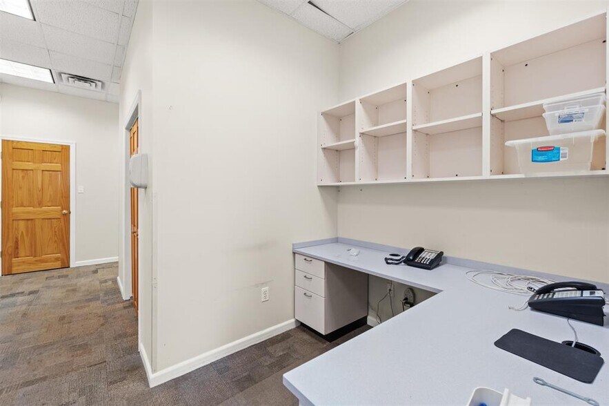 More Photos Of 391 Kennedy Blvd, Bayonne Medical For Sale