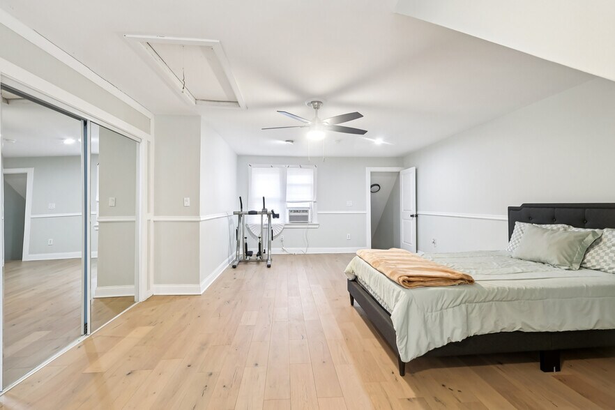 More Photos Of 1600 Hamilton Ave, Hamilton Storefront Retail Residential For Sale