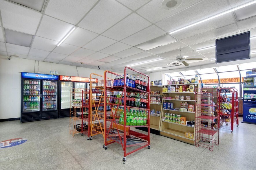 More Photos Of 315 N Eastern Blvd, Fayetteville Convenience Store For Sale