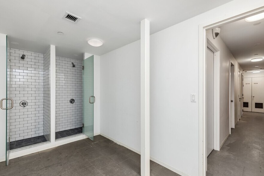 More Photos Of 208 N 8th St, Brooklyn Apartments For Lease