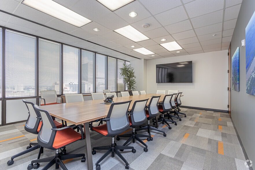 More Photos Of 1340 Poydras St, New Orleans Office For Lease