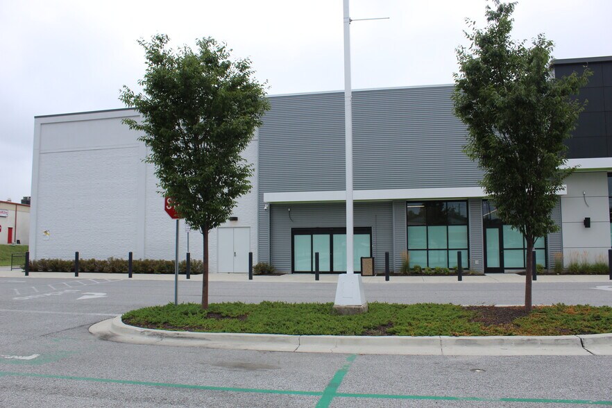More Photos Of 6711 Ritchie Hwy, Glen Burnie General Retail For Lease