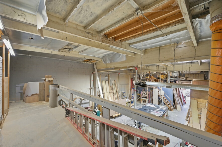 More Photos Of 8926 Norris Ave, Sun Valley Warehouse For Lease