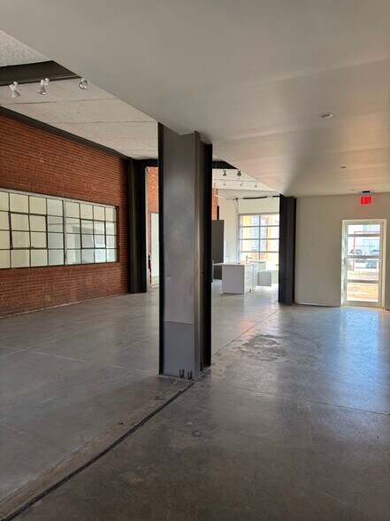 More Photos Of 124 NW 12th St, Oklahoma City Office For Lease