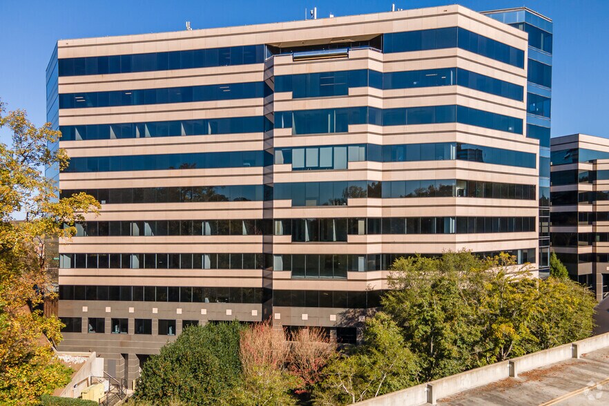 More Photos Of 5605 Glenridge Dr NE, Atlanta Office For Lease