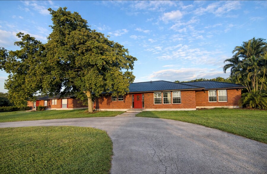 Primary Photo Of 765 S Main St, Belle Glade Office Residential For Lease