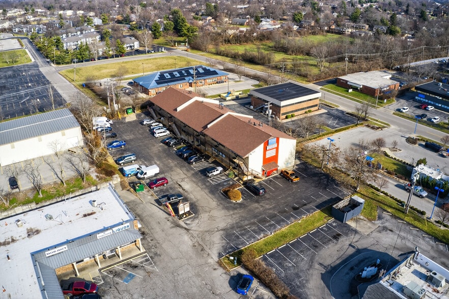 More Photos Of 169-171 E Reynolds Rd, Lexington Freestanding For Lease