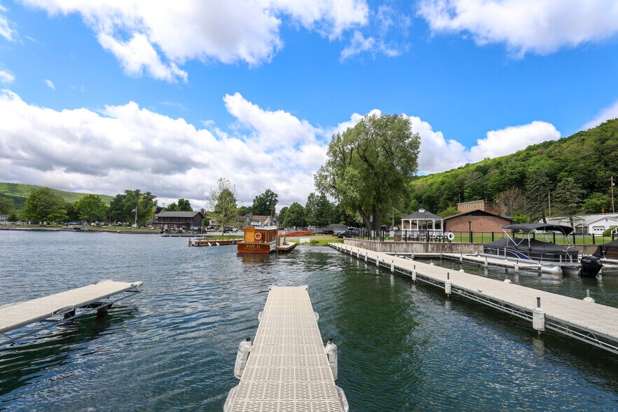 More Photos Of 24 Water St, Hammondsport Hotel For Sale