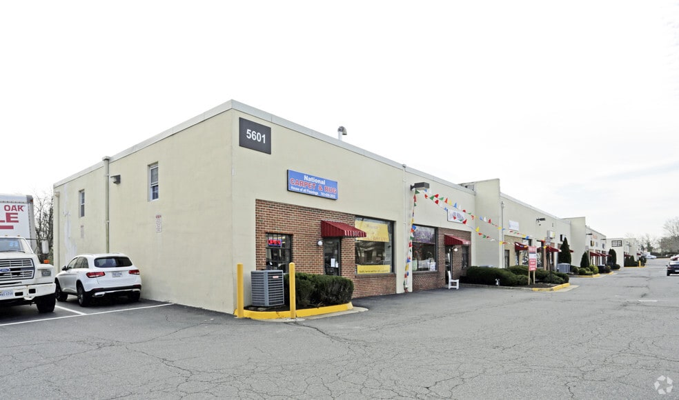 More Photos Of 5601 General Washington Dr, Alexandria Showroom For Sale