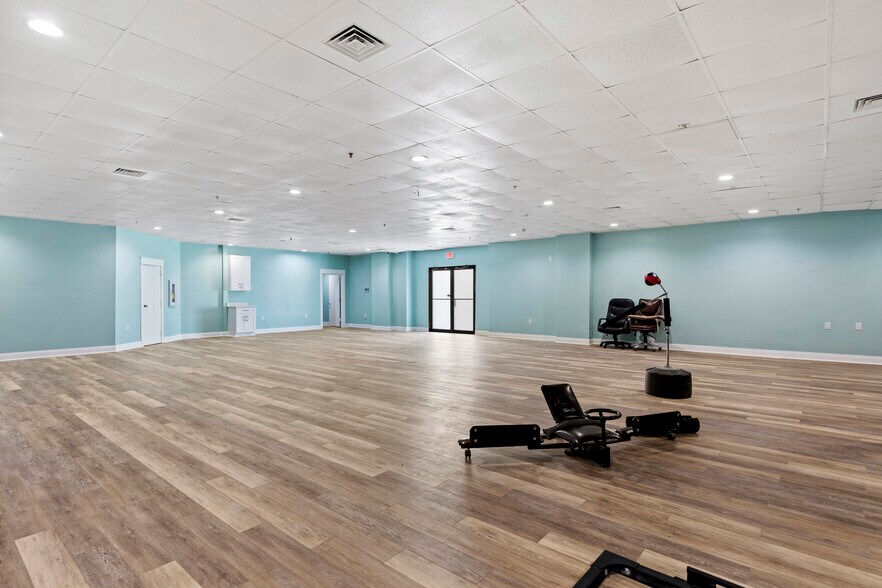 More Photos Of 5420 Hickory St, Panama City Office For Lease