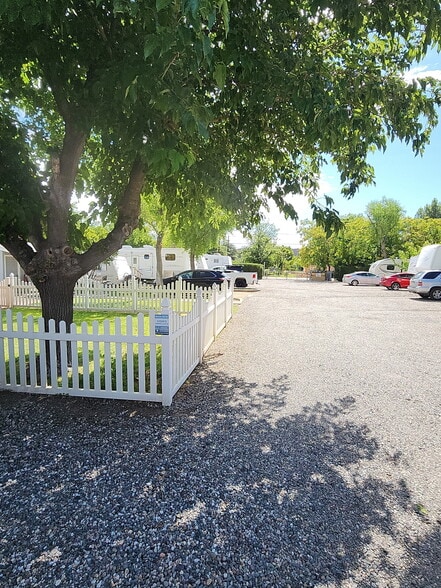 Primary Photo Of 427 N 15th St, Cottonwood Trailer Camper Park For Sale