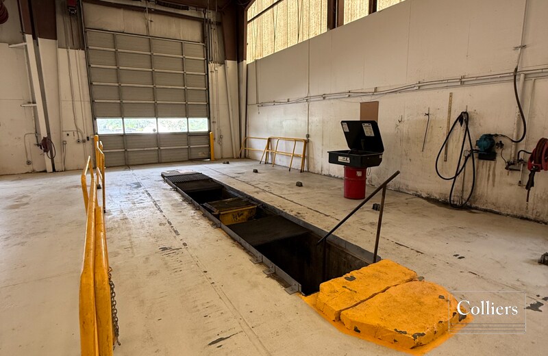 More Photos Of 3265 Associate Dr, North Charleston Warehouse For Lease