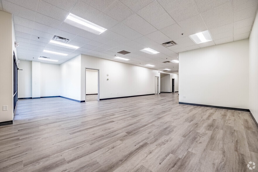 More Photos Of 10083-10095 International Blvd, Cincinnati Warehouse For Lease