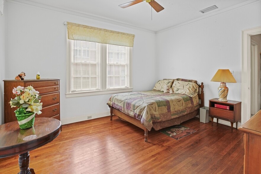 More Photos Of 728 E 55th St, Savannah Religious Facility For Sale