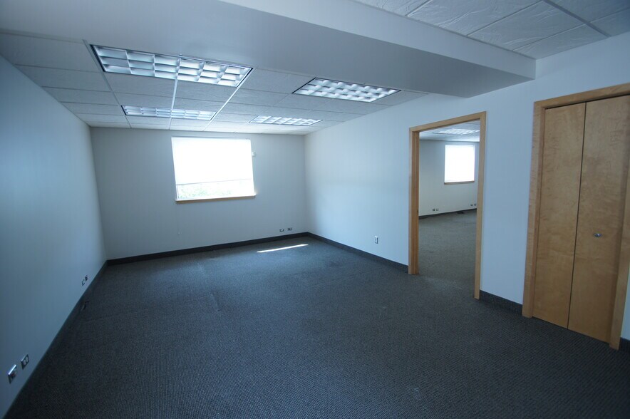 More Photos Of 8700 W 36th St, Saint Louis Park Office For Lease