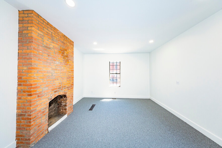 More Photos Of 30-40 E Columbus St, Columbus Unknown For Lease