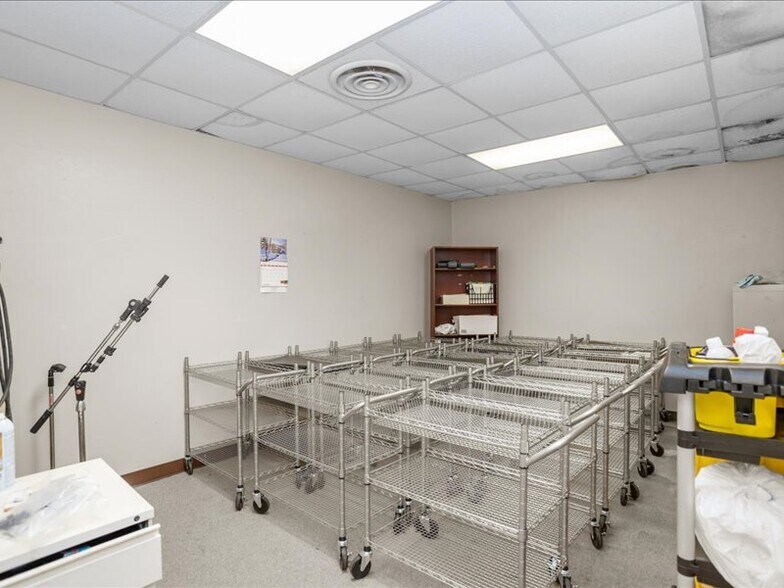 More Photos Of 1819 Spring St, Palestine Specialty For Sale