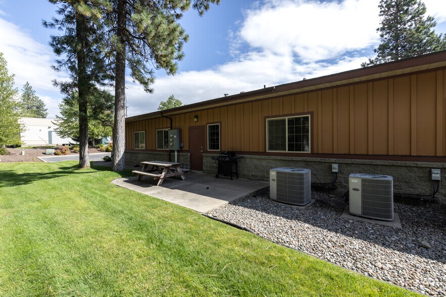 More Photos Of 690 W Capstone Ct, Hayden Office For Sale