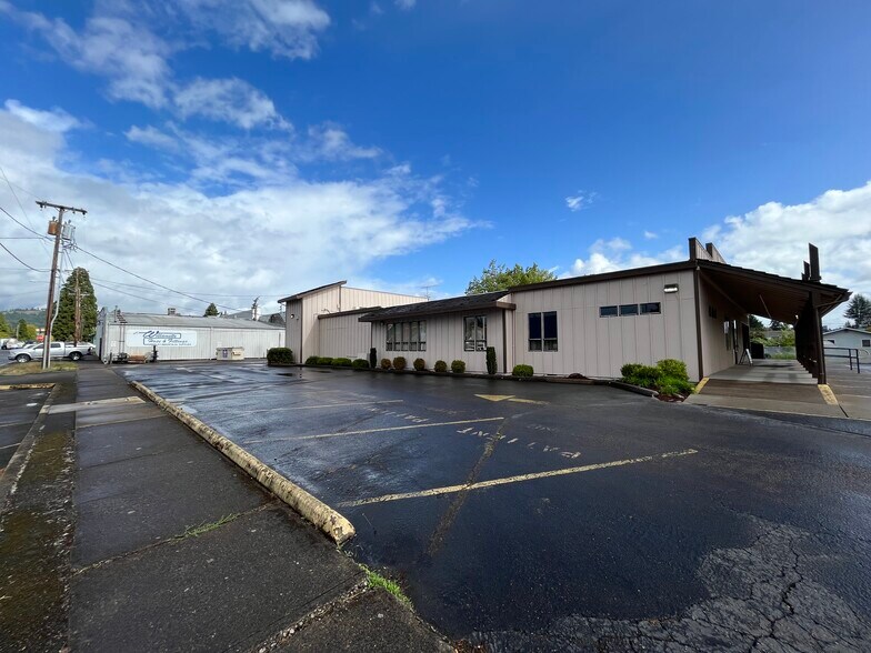 More Photos Of 1219 Applegate St, Philomath Medical For Sale
