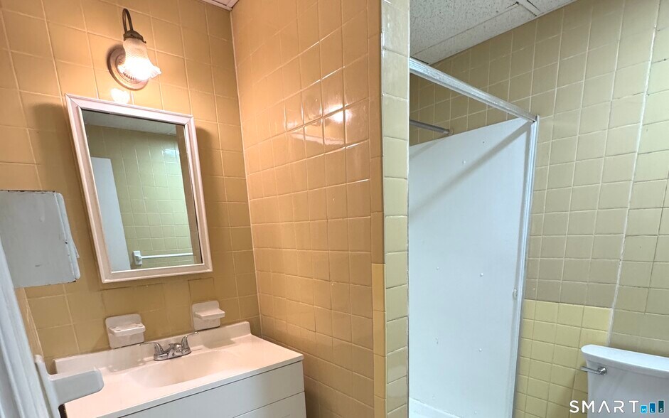 More Photos Of 643-645 Burnside Ave, East Hartford Apartments For Sale
