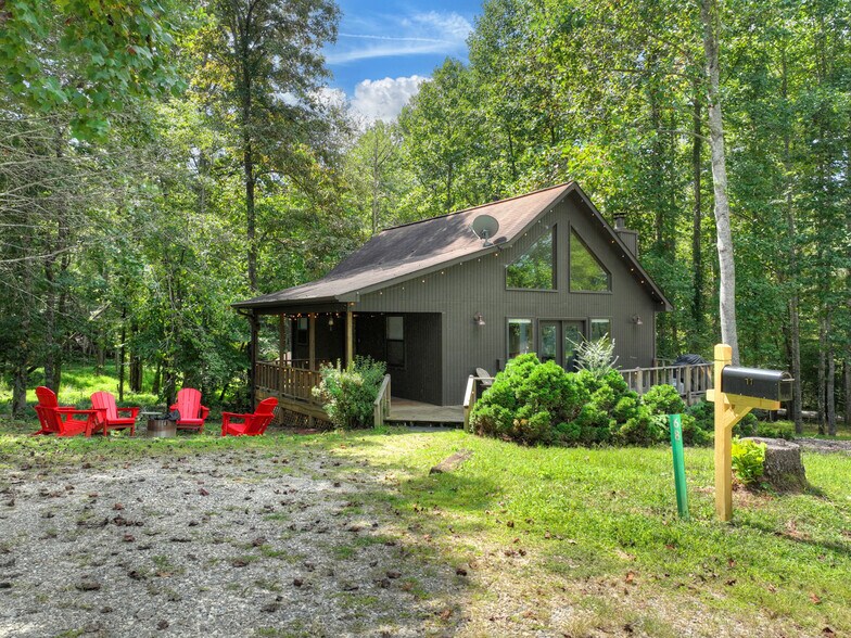 More Photos Of 77 Alpine Way, Blairsville Hotel For Sale