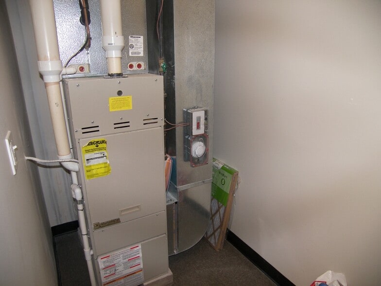 More Photos Of 31320 solon Rd, Solon Office For Sale