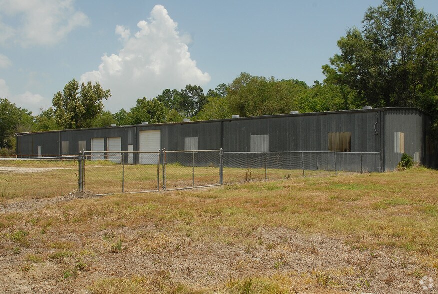 More Photos Of 5795 Fannett Rd, Beaumont Warehouse For Lease