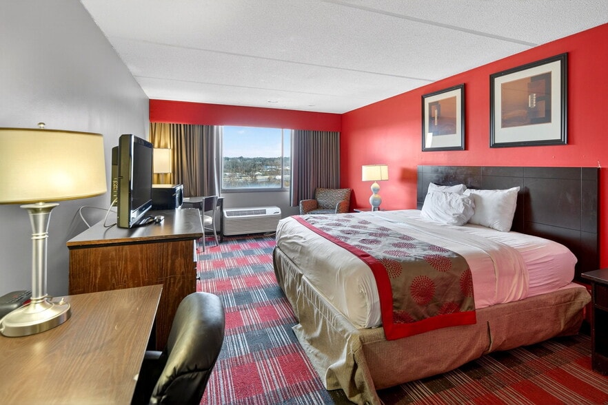 More Photos Of 3 Watervliet Avenue Ext, Albany Hotel For Sale