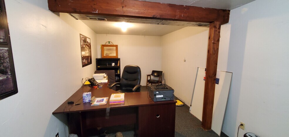 More Photos Of 4020 N Huetter Rd, Coeur d'Alene Flex For Lease