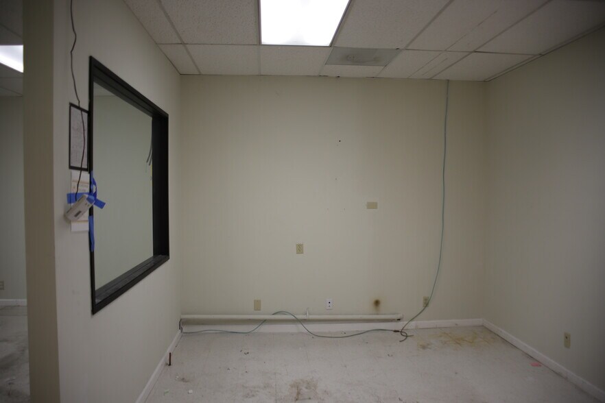 More Photos Of 3350 Scott Blvd, Santa Clara Warehouse For Lease