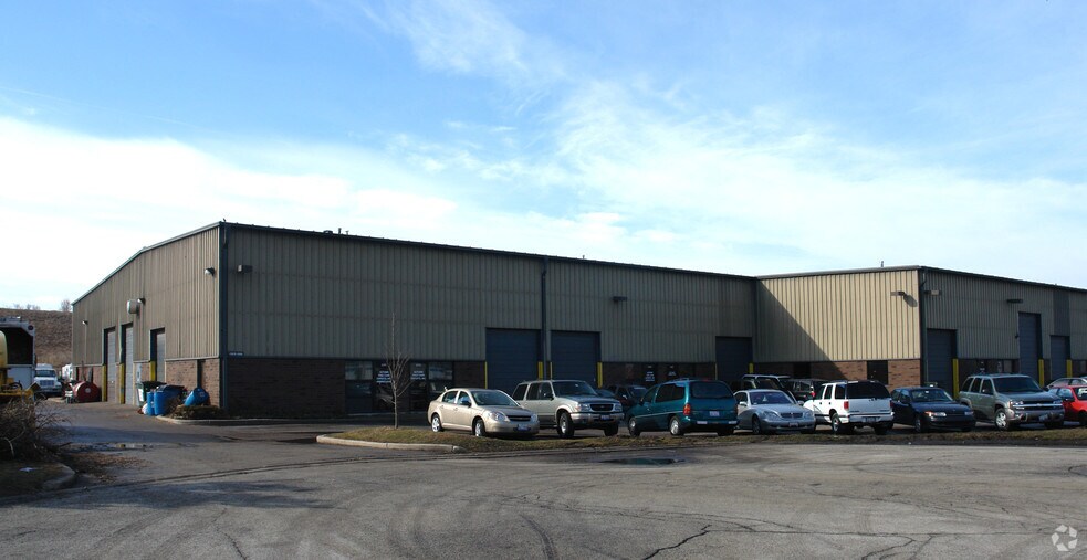 Primary Photo Of 2075-2105 Johns Ct, Glenview Warehouse For Lease
