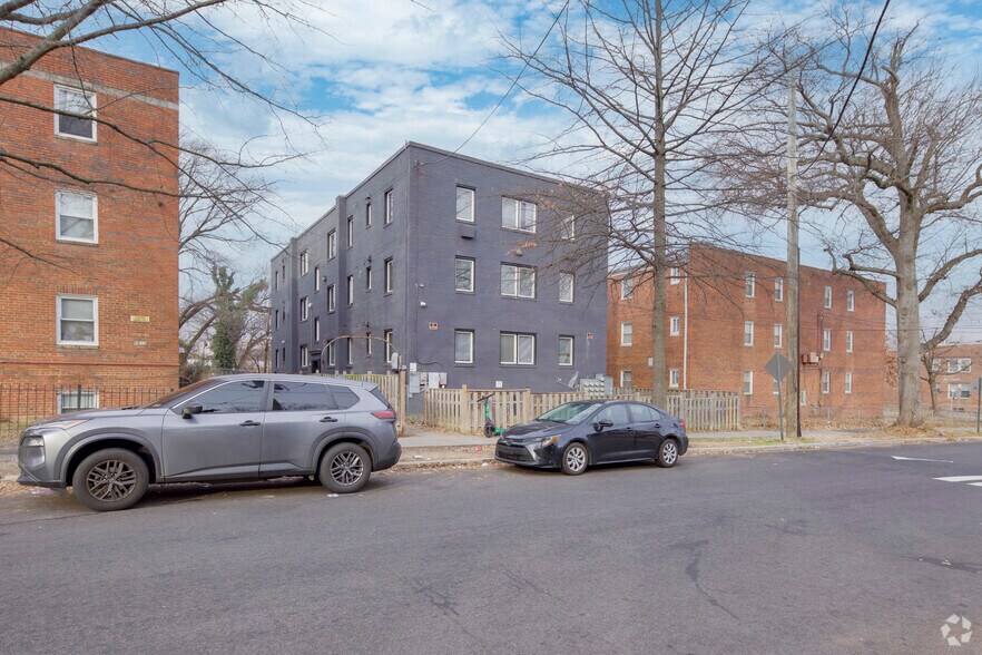 More Photos Of 1907 18th St SE, Washington Apartments For Sale
