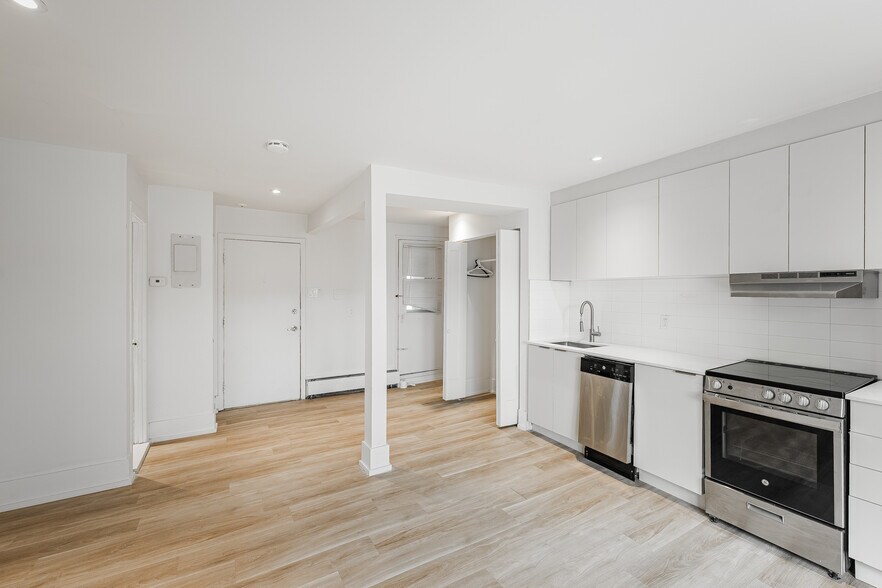 More Photos Of 2265 Av Madison, Montréal Apartments For Sale