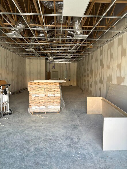 More Photos Of 1815 US-45 byp, Jackson General Retail For Lease