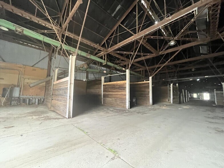 More Photos Of 1601 Marshall Ave, Portsmouth Distribution For Sale