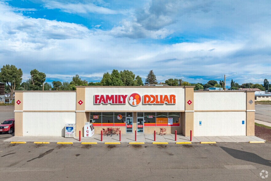 More Photos Of 217 Spruce St, La Jara Freestanding For Sale