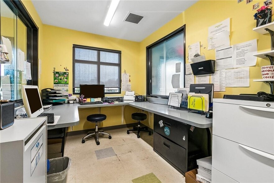 More Photos Of 3500 Kabel Dr, New Orleans Medical For Sale