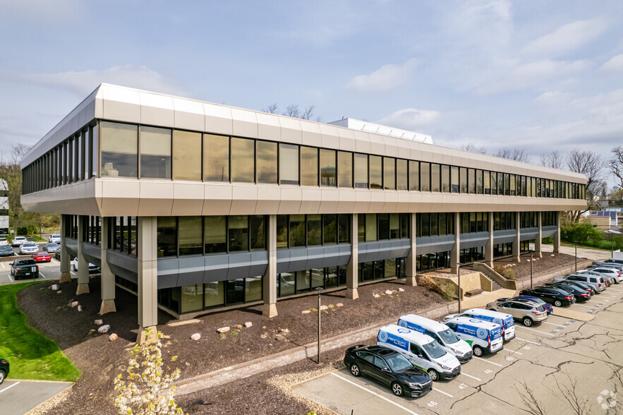 Primary Photo Of 400 Holiday Dr, Pittsburgh Office For Lease