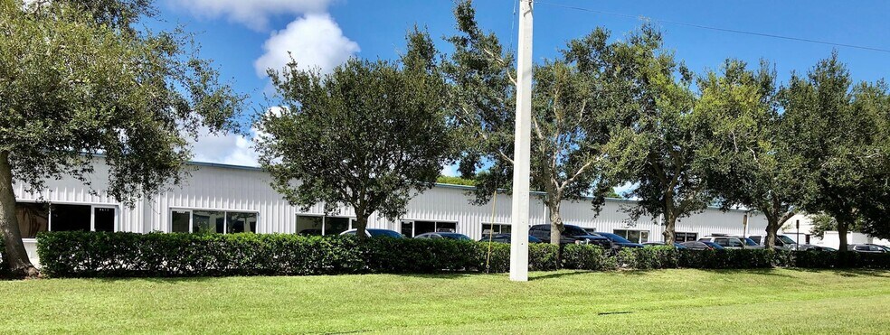 More Photos Of 1260-1296 SE Industrial Blvd, Port Saint Lucie Warehouse For Sale