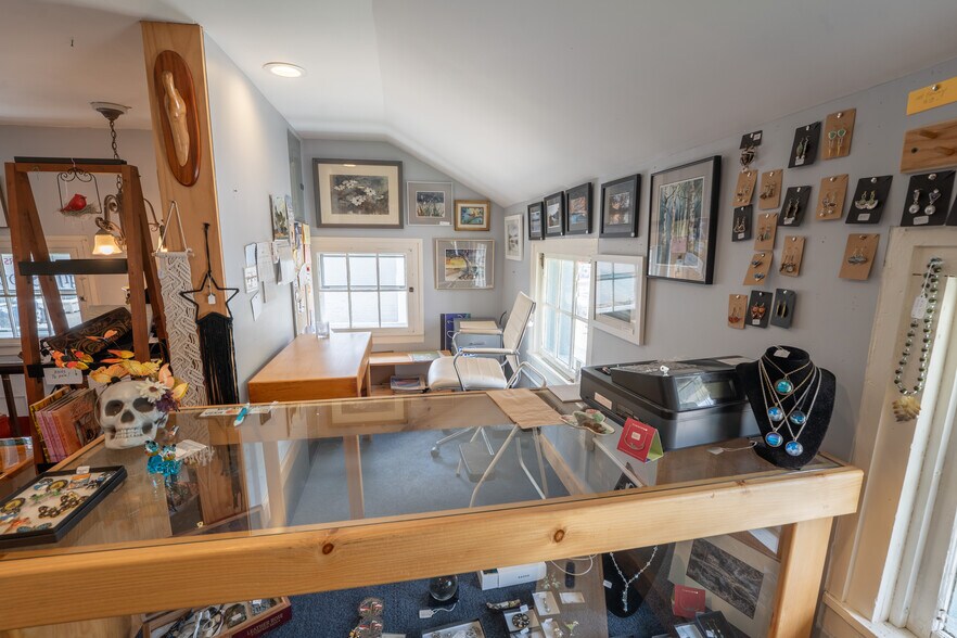 More Photos Of 172 N Main St, Northville Freestanding For Sale
