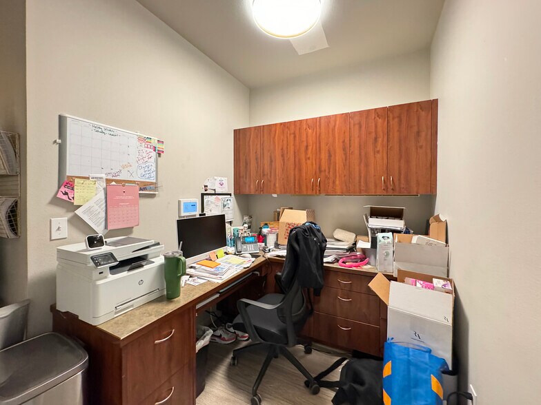 More Photos Of 542-544 N 5th Ave, Sequim Medical For Sale